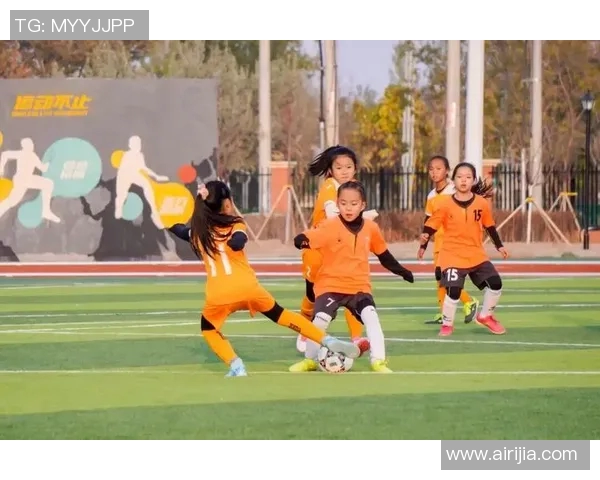 小鲜肉足球球星闪耀绿茵赛场引爆青春激情与无限梦想